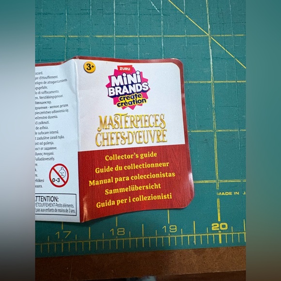 Mini Brands Masterpieces - Set of 4 with 2 accessories - Picture 7 of 10